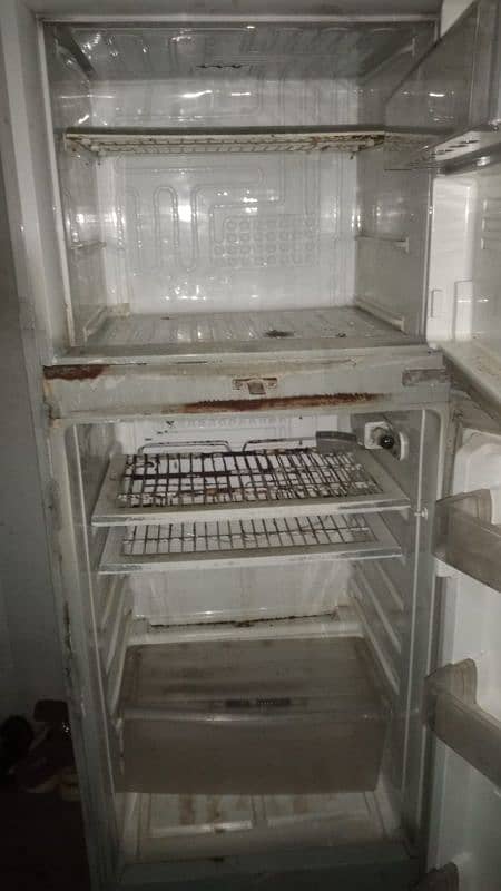 Refrigerator For Sell 1