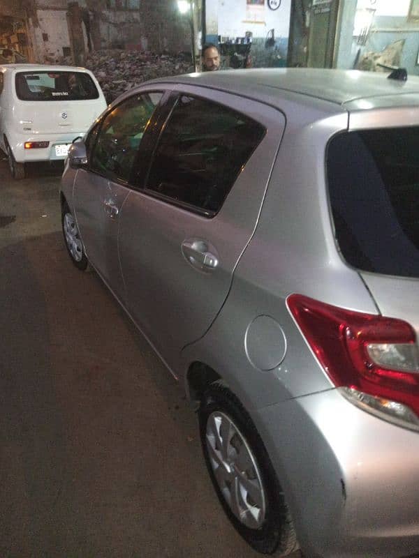 Toyota Vitz 2014/2017 4