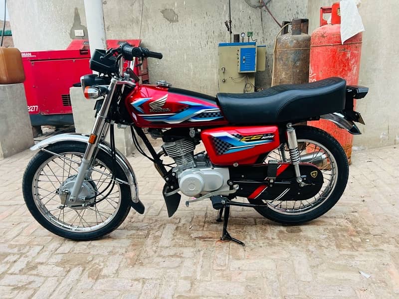 Honda 125 good condition 1