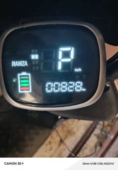 yaar yah Scooty total general 800 kilometer Chali Hai