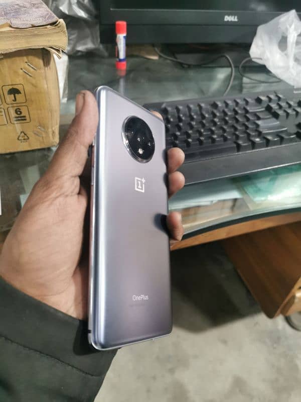 OnePlus 7T 1