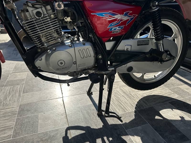 Suzuki GS special edition need and clean condition 2