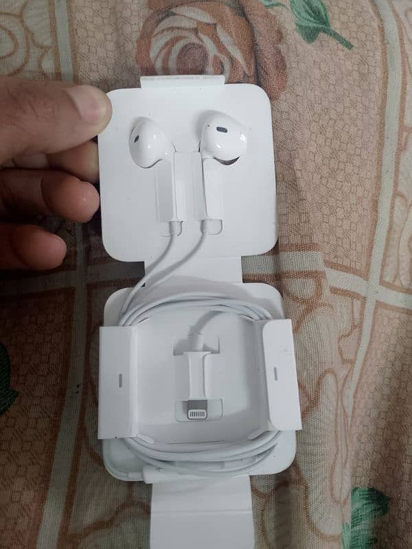 Apple EarPods iPhone 11 iphone 12 iphone 13 2