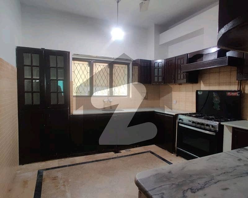 1 Kanal Upper Portion For rent In F-11/3 6