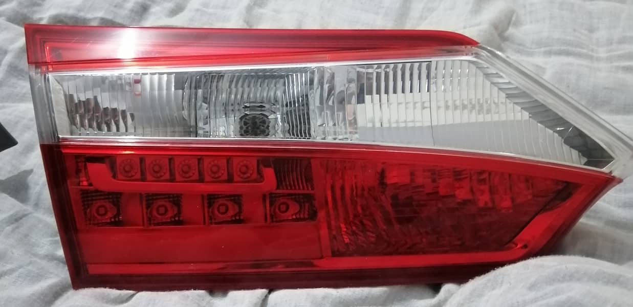 Corolla 2019 Geniuen Back Lights. 4