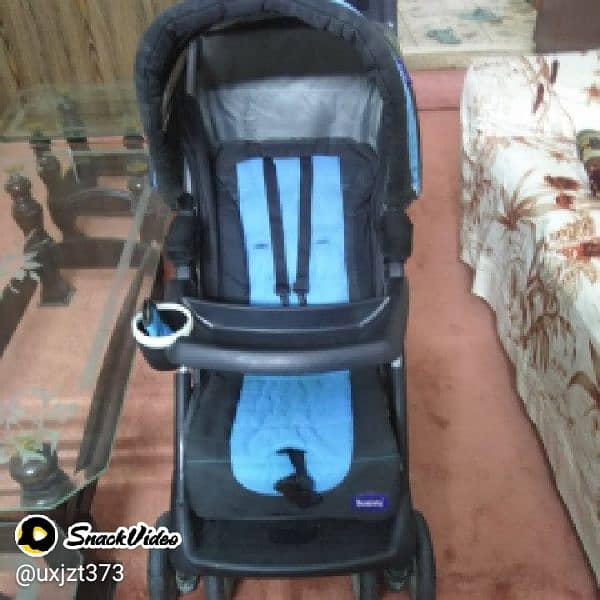 baby cot and pram 6