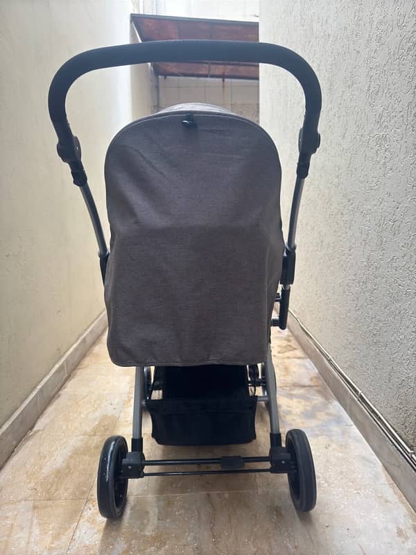 baby pram from zubaida’s mom squad model 1