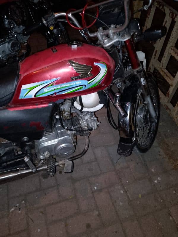 Honda 70 Sirf original book sth hy Engine Full sounds less 2