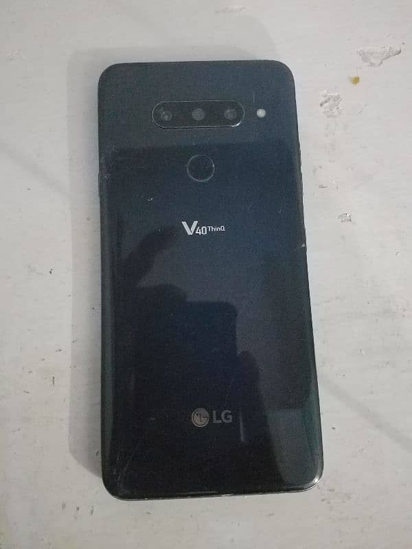 LGV40 thinq 4/64 0