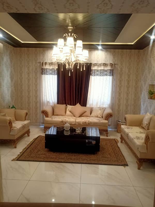 10 Marla Used House Available For Sale In Bahria Town Lahore. 22