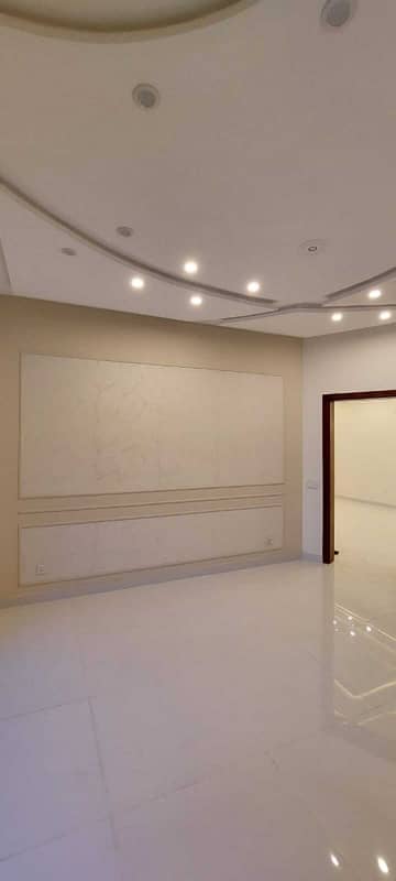 Facing Park Like New 10 Marla 5 Bedrooms House For Rent in Jasmine Block Bahria Town Lahore 2