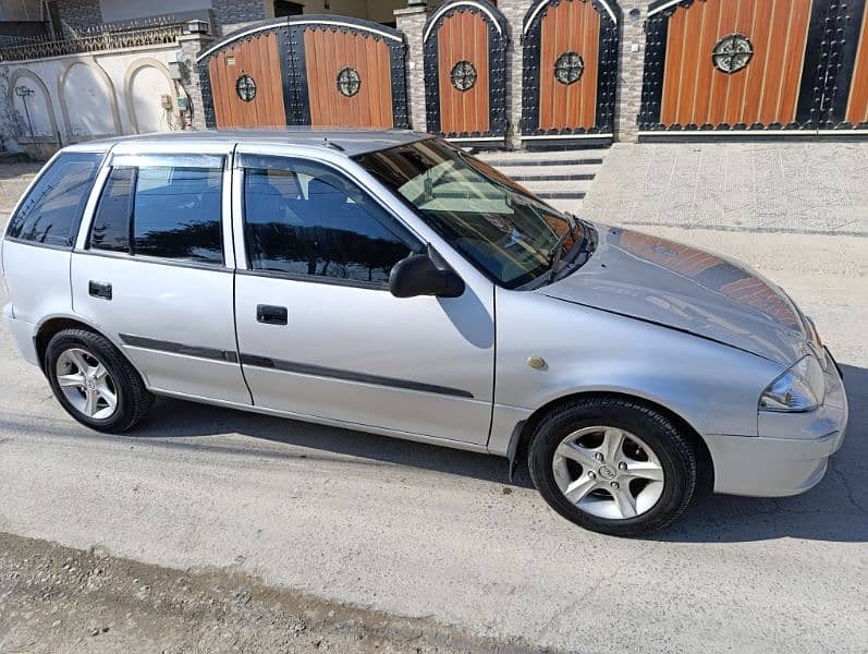 Suzuki Cultus 2014 1