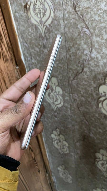 Oppo F3 4/64 With Box Pta Approved Urgent Sale 1