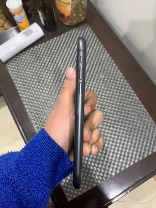 Iphone 11 non pta jv 64gb 03244318184whatsapp only 3