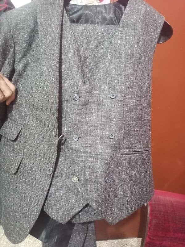 it's 3 piece pent coat. it's new price is 14000 selling price is 3000 6