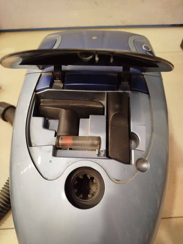 Kenwood Vacuum cleaner 1800W 5