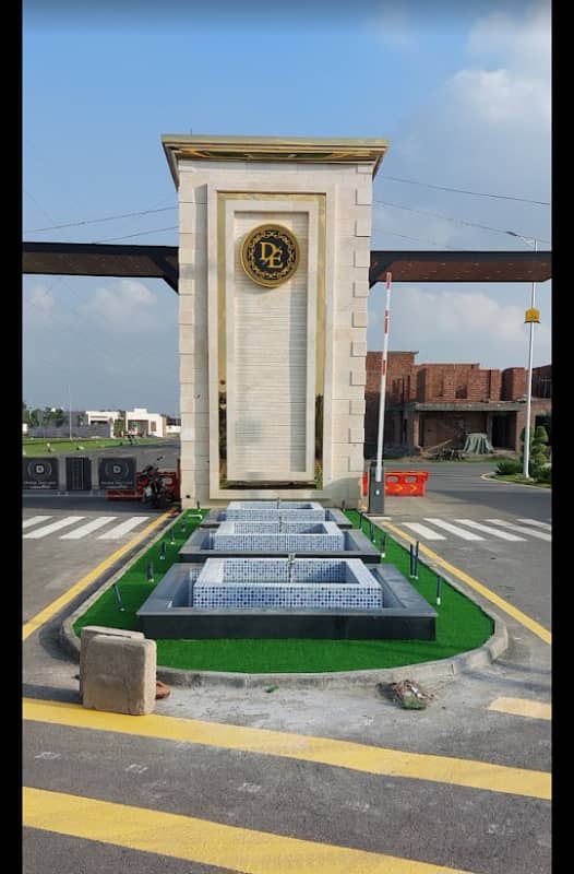 9.75 Marla Beautiful Location Plot For Sale In Devine Enclave Canal Road Faisalabad 0