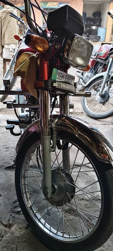 Honda CD 70 6