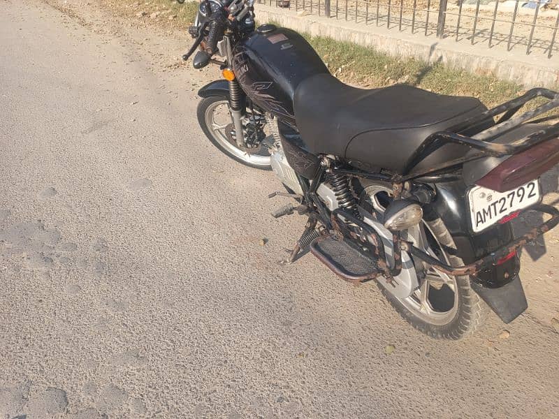 Suzuki GS 150 se 1