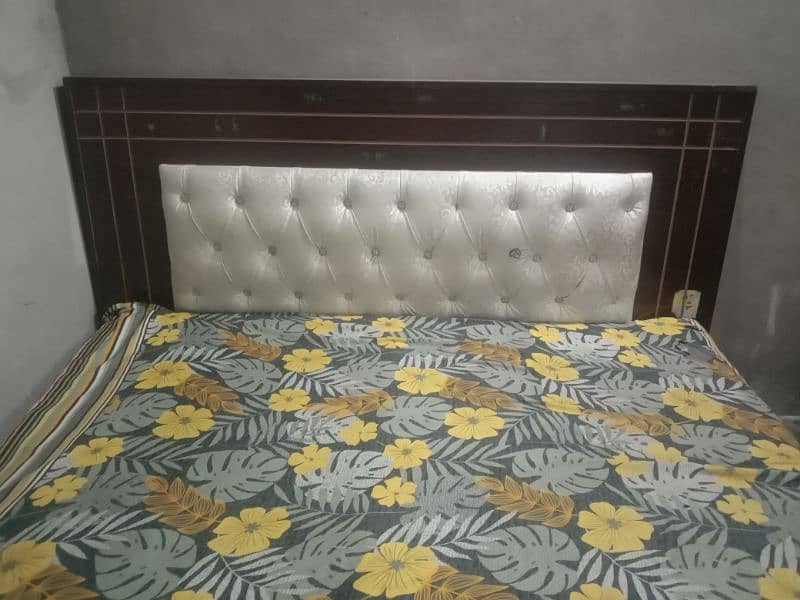 cheap price bed in good condition for sale 0