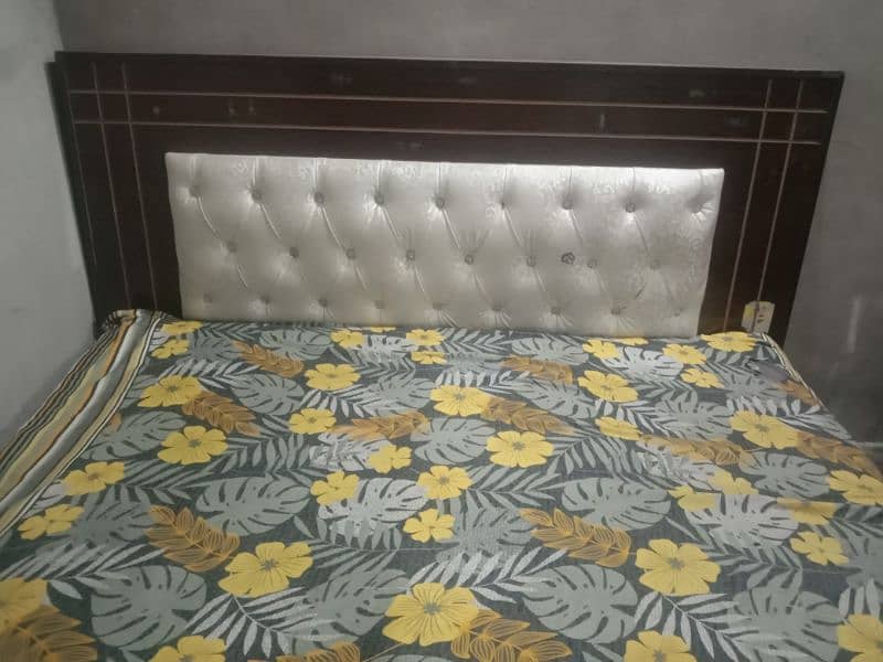 cheap price bed in good condition for sale 1