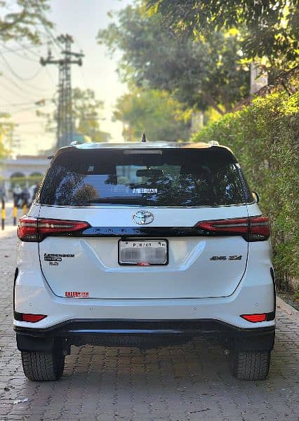 Toyota Fortuner Legender 2023 4