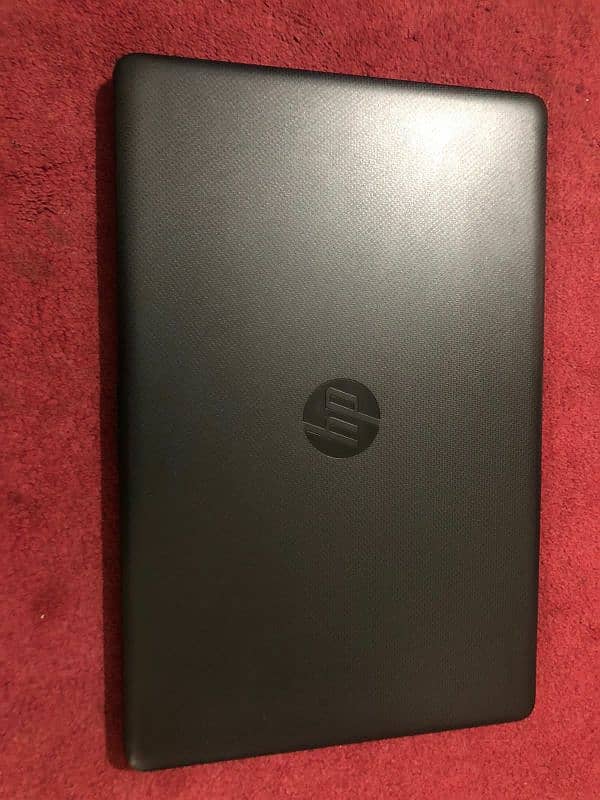 HP i3 8th generation 4gb ram 256gb ssd 10/10 condition 2