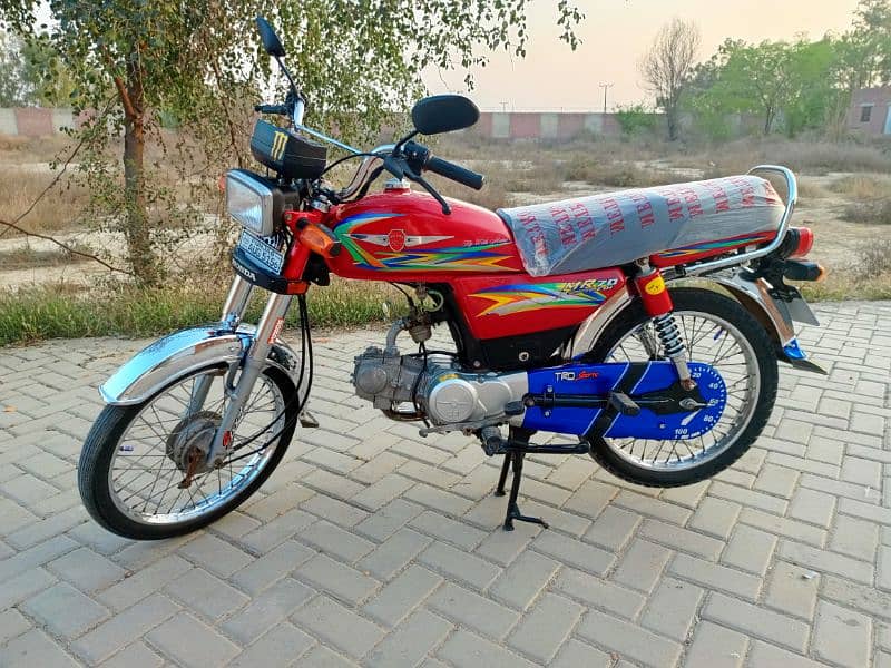 Lush condition bike Metro 70cc mere name pe hai biometric on the spot 1