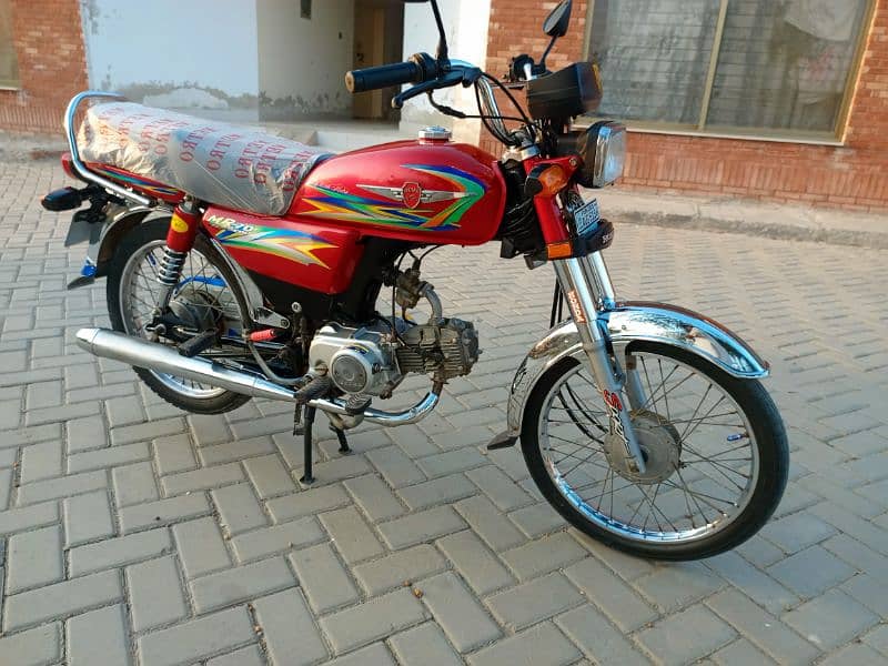 Lush condition bike Metro 70cc mere name pe hai biometric on the spot 5