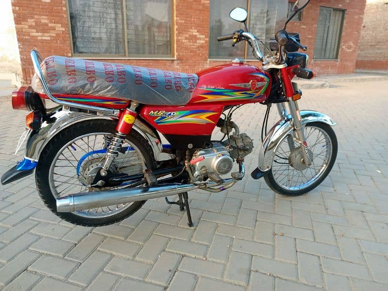 Lush condition bike Metro 70cc mere name pe hai biometric on the spot 6