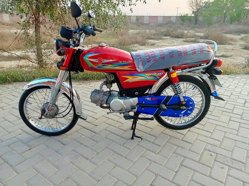 Lush condition bike Metro 70cc mere name pe hai biometric on the spot 14