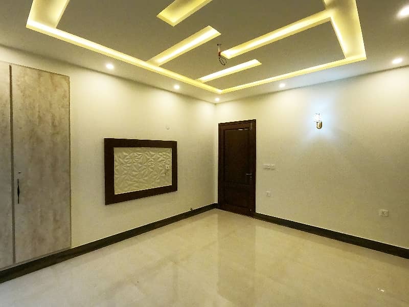 Johar Town Phase 1 - Block E1 House For Sale Sized 10 Marla 30