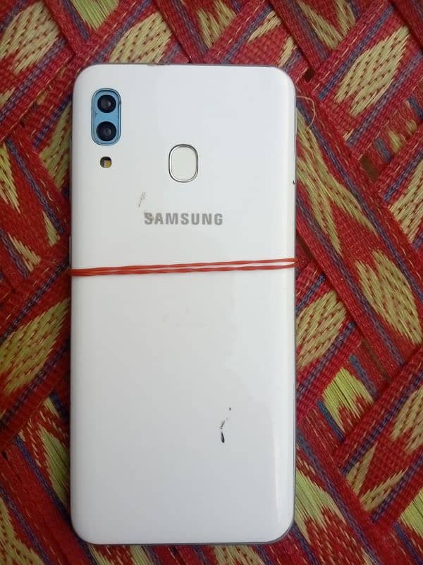 Samsung a 30 1