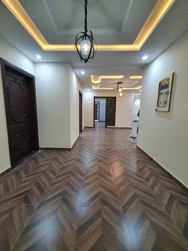 Majestic 2 Kanal House for Rent - 6 Bedrooms of Luxury 3