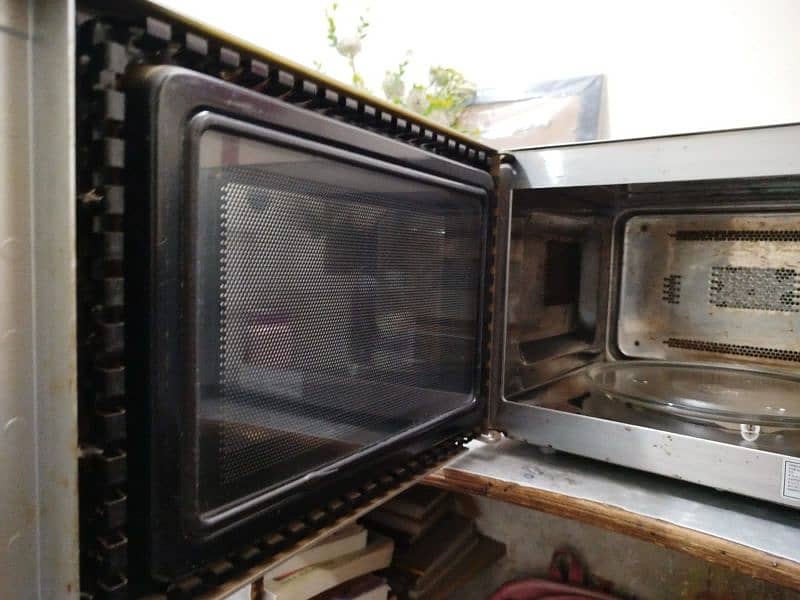 Oven with excellent condition 1