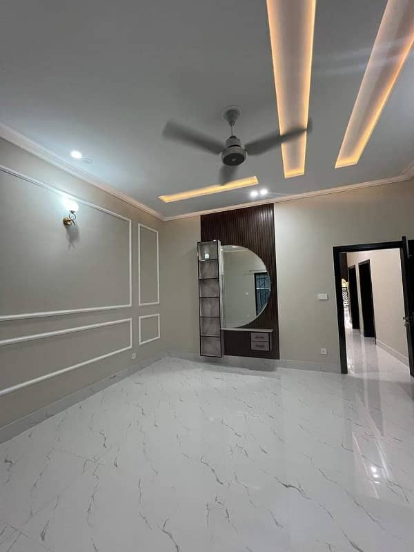 Spacious 1 Kanal Double Unit House With Imported Fittings Available For Rent In Bahria Town Phase 8 Rawalpindi, Islamabad 4