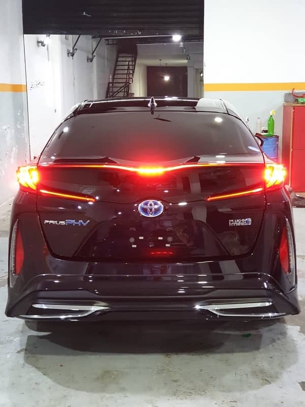 Toyota Prius 2017 1