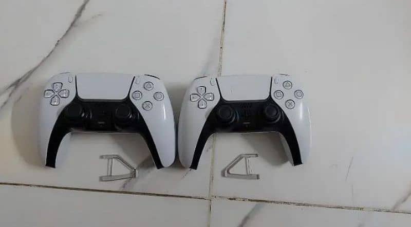 PS 5 for sale full box  my call WhatsApp 0325/88/72/259 2