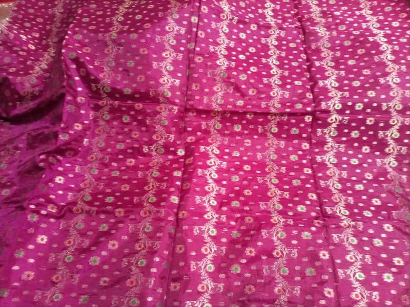 used saree. 10/10 condition 4