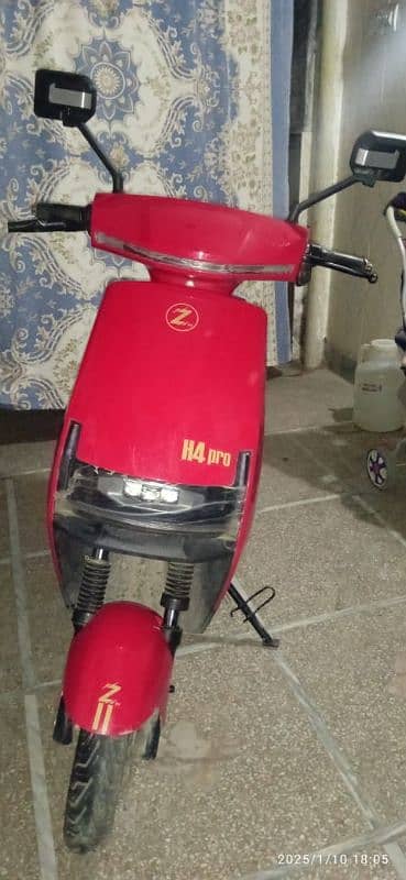 Z scooty 4 pro. .  Electric 1