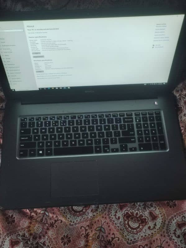 Dell i7 7th generation Size 17 12