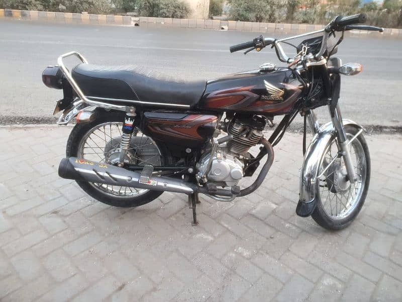 Honda 125 2022 model for sale in good condotion pin pack engine. 6