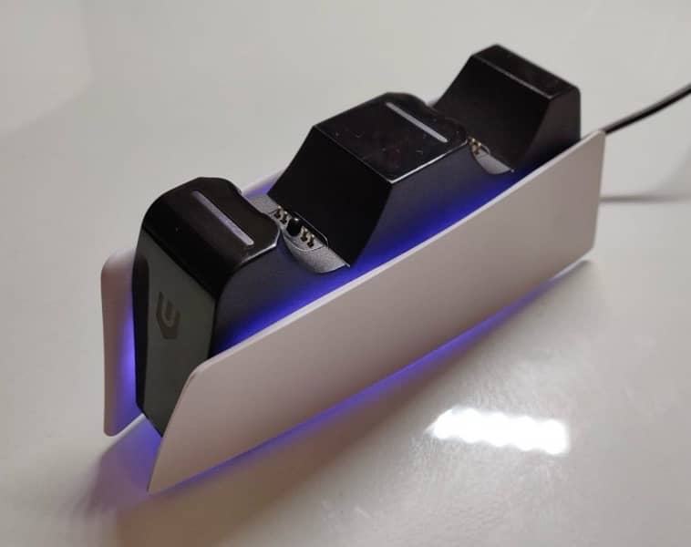 Dual Charging Station for PS5 Controllers 1