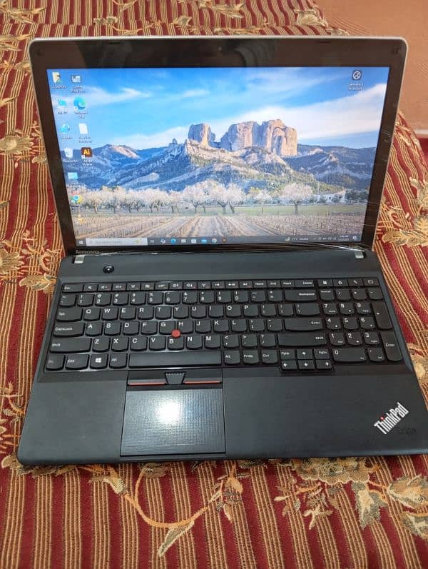 LENOVO E545 EDGE THINKPAD FOR SALE 10/10 CONDITION JUST LIKE NEW LAP 0