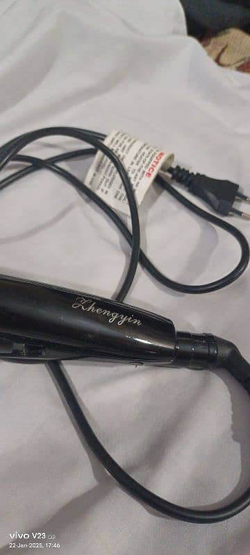 Gently Used Lhenygin Curler for sale 1