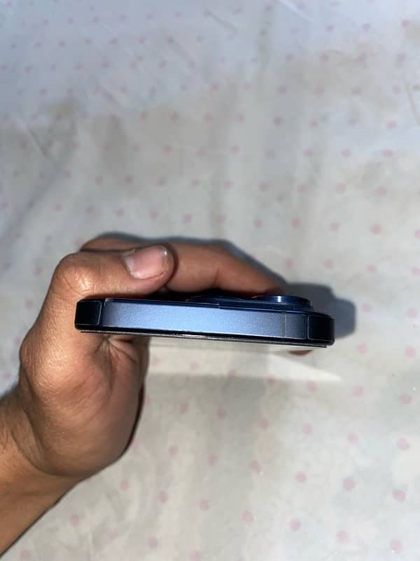 IPHONE 15 PRO JV 128gb 4