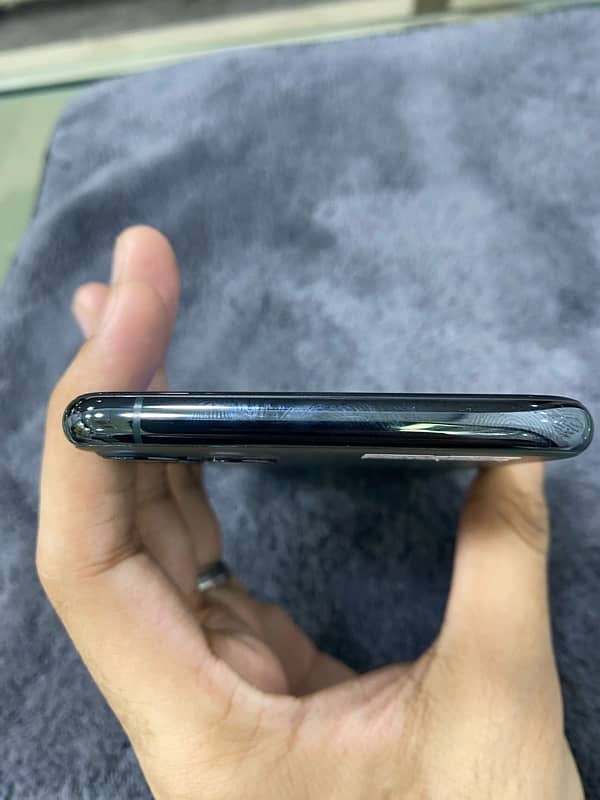 iphone 11 pro max LLA 256gb pta approved 5