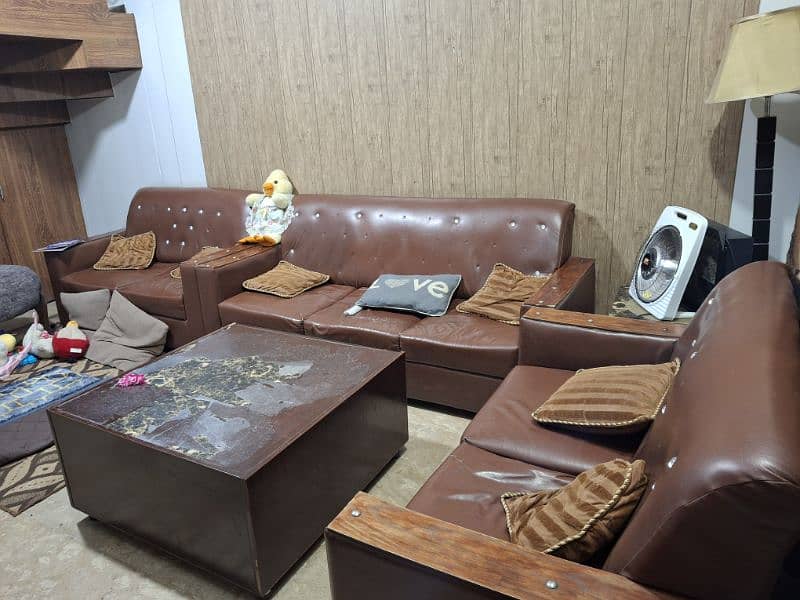 7 Seater Leather sofa 1