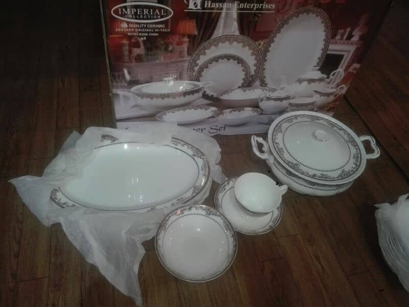 61 pcs dinner set (Bone China) original 1