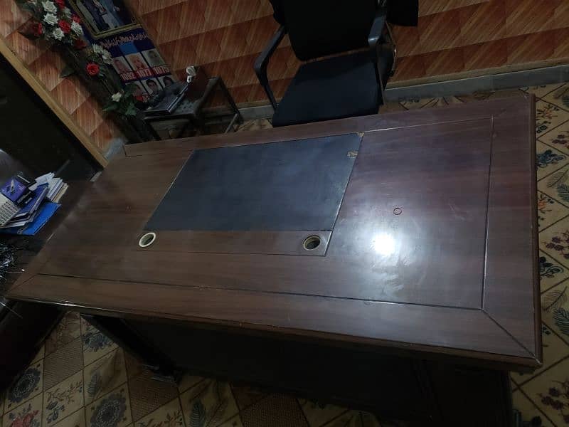 Office table for sale 0